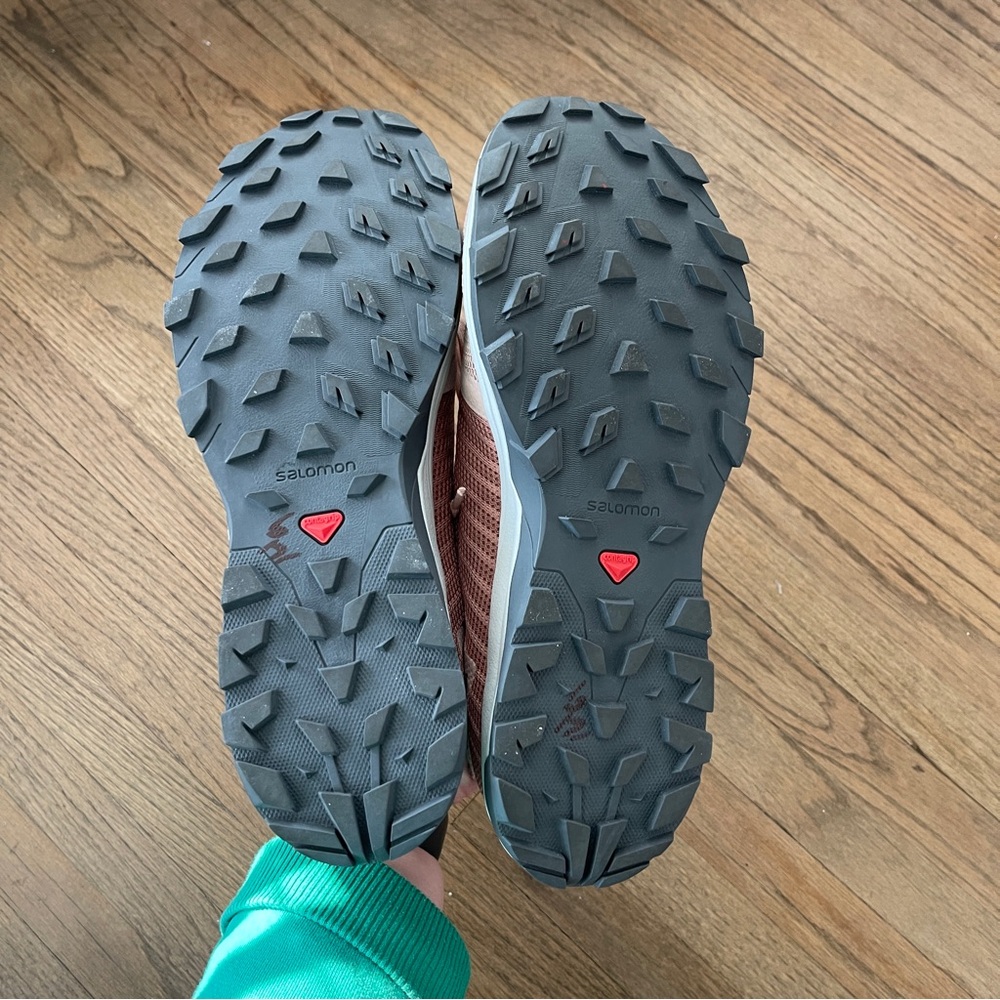 Salomon Women’s Outbound Prism GTX Hiking Shoes. Size 8.5 - Picture 6 of 8